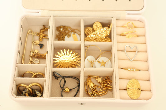 Comment choisir ses bijoux selon sa tenue